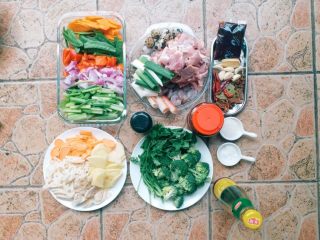 1、家庭版麻辣香锅,食材准备