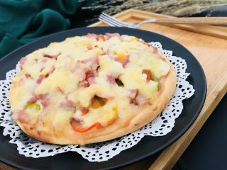 15、家庭迷你小Pizza(6寸),自己在家做,料满满的,还可以随心所欲,喜欢啥放啥!哈哈哈????