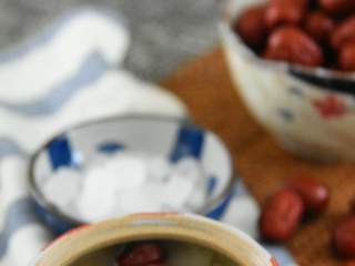 5、银耳雪梨盅—养颜润肺，一碗怎么够！,清润甘甜、软糯可口，赶快来动手做一做吧~