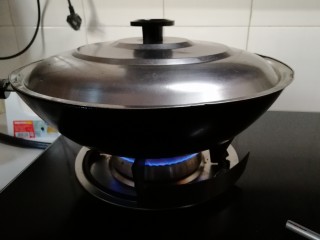 14、豆豉鱼,盖墙锅盖，大火焖至冒气