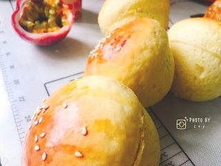 6、软软软软软的南瓜小餐包（淡奶油版）,圆鼓鼓的小餐包。