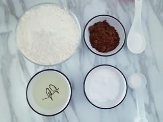 1、猫耳朵,准备好材料