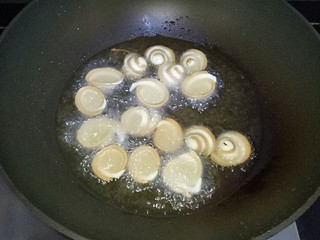 14、猫耳朵,放入适量猫耳朵