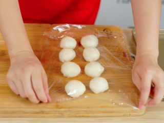 19、抹茶蛋黄酥&紫薯蛋黄酥,静置20分钟