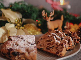 22、著名的德国传统圣诞面包【史多伦】,放置几天再切片食用口感更好