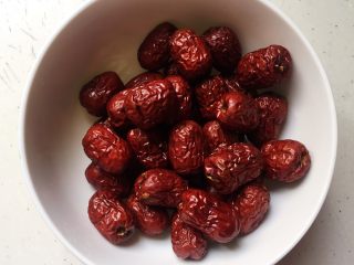 1、红枣蛋糕,红枣去核