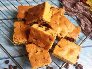 13、红枣蛋糕,放凉，切块