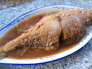 9、红烧大黄鱼, 出锅装盘 