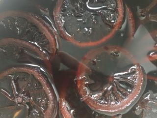 4、陈皮柠檬膏,熬成膏体后冷却