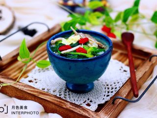 18、菠菜白玉菇虾皮汤,成品一