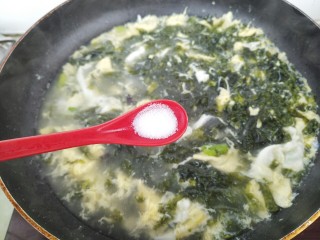 16、鸡蛋紫菜汤,加一勺盐
