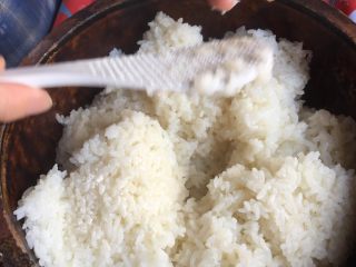 5、甜酒酿,层层叠入器皿。