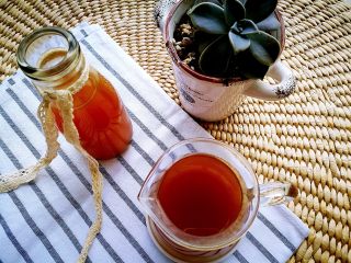 5、塑身美颜夏季酸梅汤&姜汁撞奶,趁热喝逼出体内寒湿，稍稍冰镇后更加爽口甘甜。