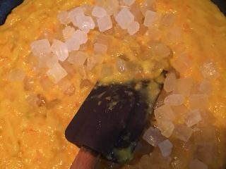 5、金桔果酱,加入冰糖