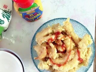 9、家庭炸鸡,根据个人口感放入番茄酱或者黑胡椒都可，总之都很好吃