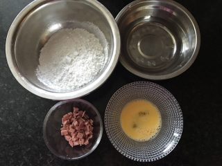 1、自制肠粉,准备材料