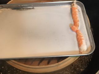 7、自制肠粉,也可以加入熟虾仁