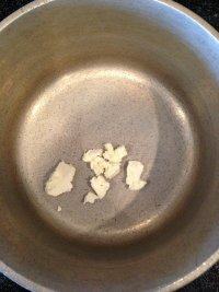 5、法式薄饼,将黄油化成液体状