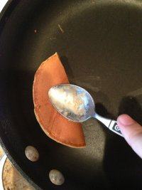 9、法式薄饼,将香蕉泥包入薄饼内即可出锅