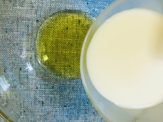 2、40分钟小白版华夫饼,容器里下植物油