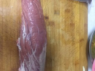 3、家庭版锅包肉,里脊肉洗净