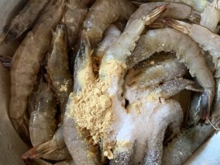 5、冬日暖心菜—椒盐虾,盐姜粉料酒腌制一下