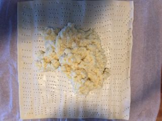 13、国王派（galette des rois）,放入拌好的杏仁馅料