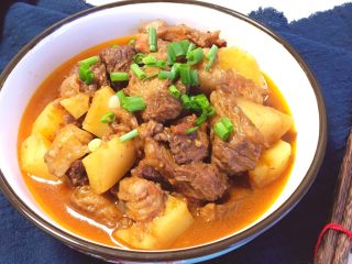 12、家常必备|土豆炖牛肉,撒上葱花