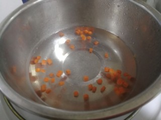 10、一点红~蜜汁山药,用水焯熟，