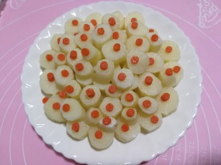 13、一点红~蜜汁山药,再把胡萝卜，摆在上面点缀一下