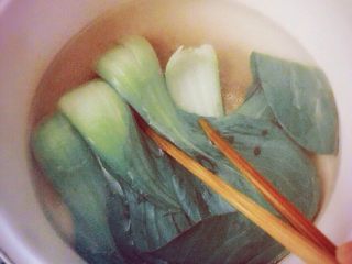 4、红烧大排面,青菜水里煮熟