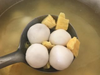 12、番薯汤圆糖水,加入汤圆
