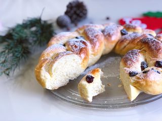 18、圣诞花环面包,和你的他/她一起分享吧