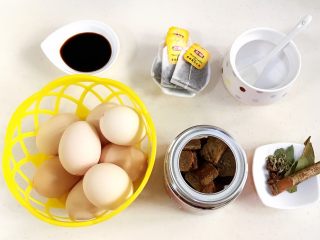 1、红糖茶叶蛋,准备好需要的食材。