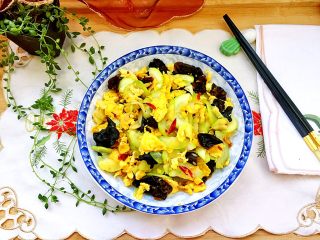 20、金英翠萼带春寒➕西葫芦木耳炒蛋,成品