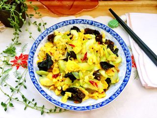 21、金英翠萼带春寒➕西葫芦木耳炒蛋,成品