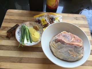 1、花涧香展,准备食材