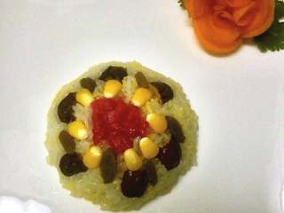 8、#年夜饭#八宝糯米饭,倒扣在事先准备好的盘子上