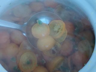 12、天然止咳药-金桔冰糖水,差不多30-40分钟时间到。看看果肉是不是变成透明色。