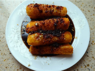 10、红糖年糕,淋上红糖水。