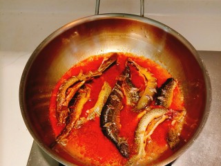 9、红烧泥鳅,下入泥鳅！