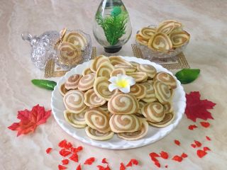 17、小零食猫耳朵,酥脆香甜，边看电视边吃零食，不要太爽哦。