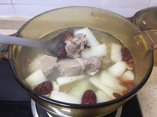 10、山药排骨汤,一碗美味的元气山药排骨汤就好啦！