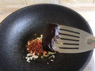 9、辣炒蛤蜊,甜面酱