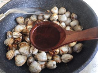 14、辣炒蛤蜊,水