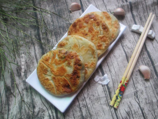 18、韭菜鸡蛋馅饼,韭菜含有大量维生素和粗纤维，能增进胃肠蠕动，治疗便秘，预防肠癌