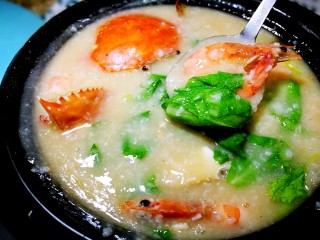 18、家庭简易版螃蟹海鲜粥,真的让你鲜掉眉毛的海鲜粥。