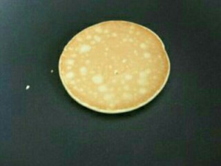 6、铜锣烧,翻面之后只需要再煎10秒钟就可以出锅了