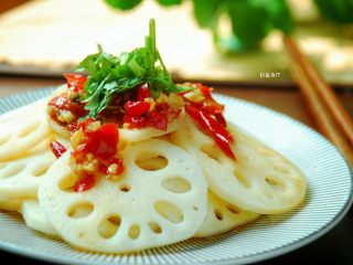 13、蒜香剁椒藕片,成品。