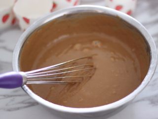 4、红糖发糕，蒸的好吃不上火！,放凉后加入低筋面粉和泡打粉